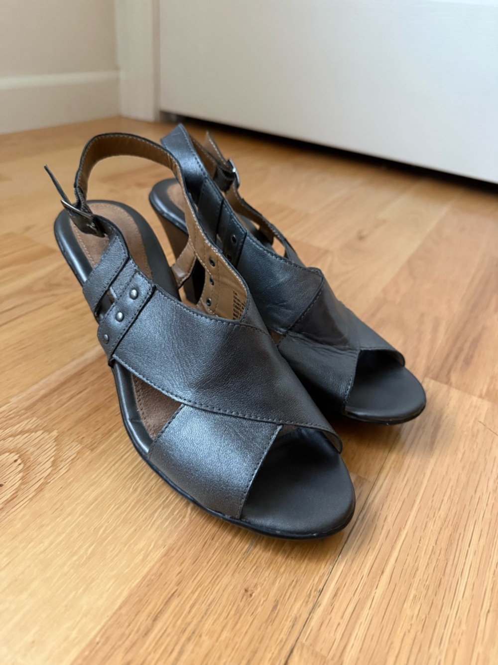 George Charcoal Gray Leather Heeled Sandals Size 8 Comfort Slingback